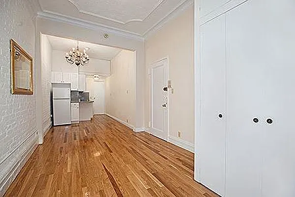 Rented by Domus Realty | media 1