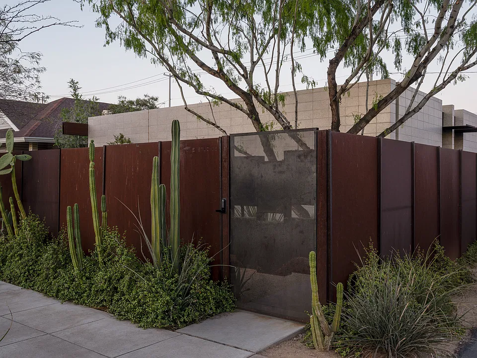 805 N 8th Ave #3