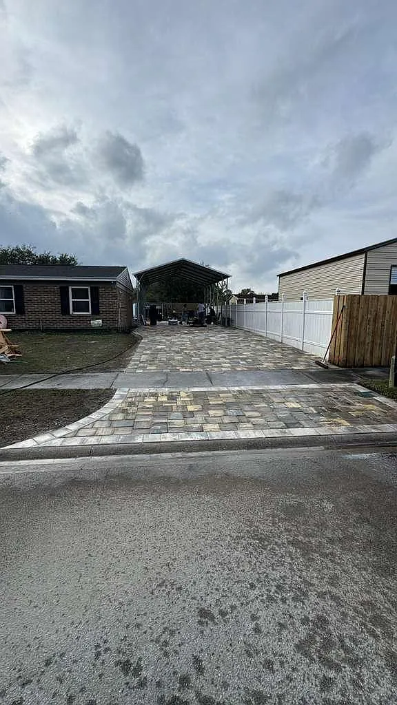 4 bed, 1014 sqft, $2,300 — Photo 4