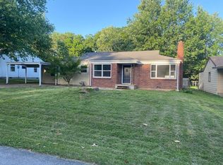 2452 S Roanoke Ave, Springfield, MO 65807