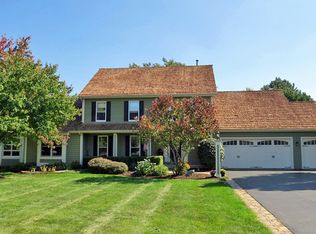 43W303 Buck Ct, St Charles, IL 60175