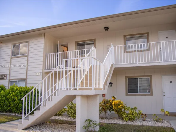 2385 Naples Trace Cir Unit 5, Naples, FL 34109