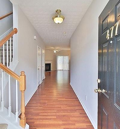 4th image of 477 Lantern Wood Dr