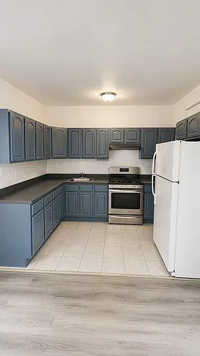 10422 Northern Blvd Photo 1