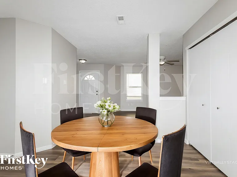 10605 Glenayr Dr — Photo 7