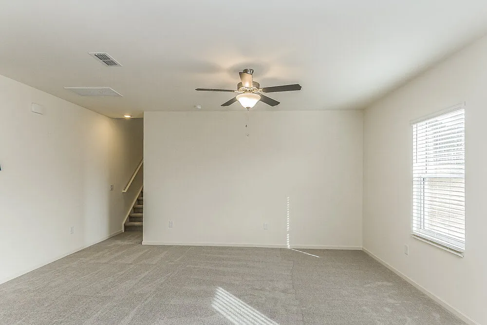 4 bed, 2.5 bath, 2279 sqft, $1,965 — Photo 4