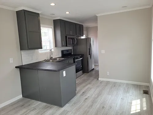 41 Canal 300 41 Photo 1