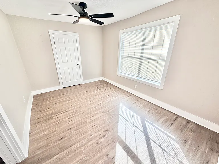 1327 Bailey Ave — Photo 22