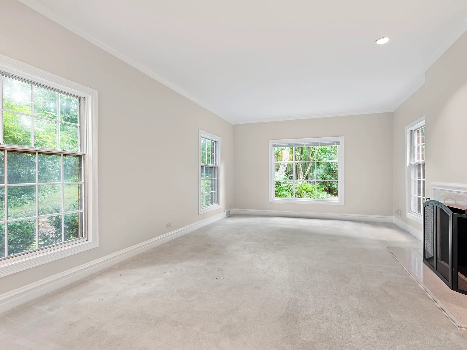 4 bed, 4.5 bath, 3507 sqft, $9,000 — Photo 3