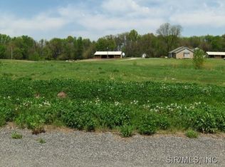 10331 Carrollton Dr, Saint Jacob, IL 62281