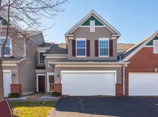 2808 Spy Glass Dr, Chaska, MN 55318