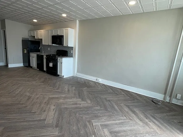 4828 Liberty Ave. — Photo 6