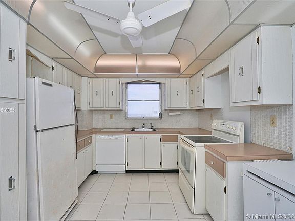 5th image of 2750 NE 183rd St APT 2205