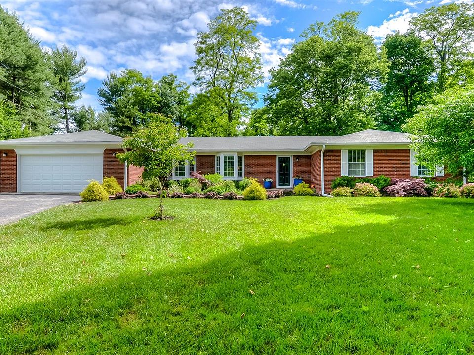 1st image of 206 Maplewood Ct