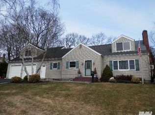 101 Lou Ave, Kings Park, NY 11754