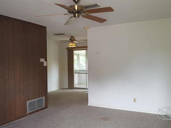4th image of 611 Easy St