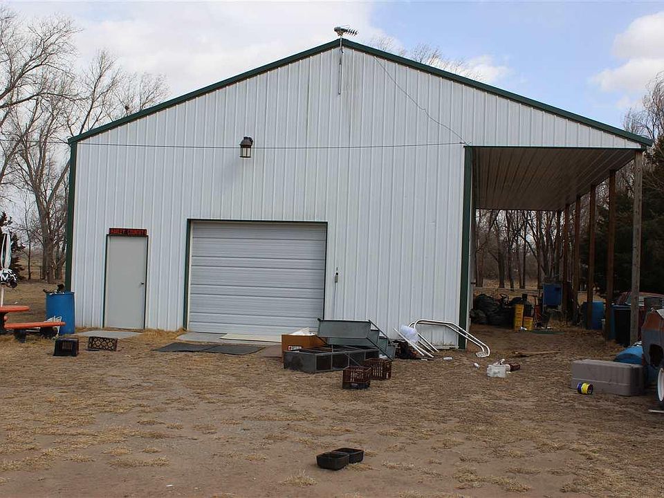 2nd image of 1004 Town & Country Ln