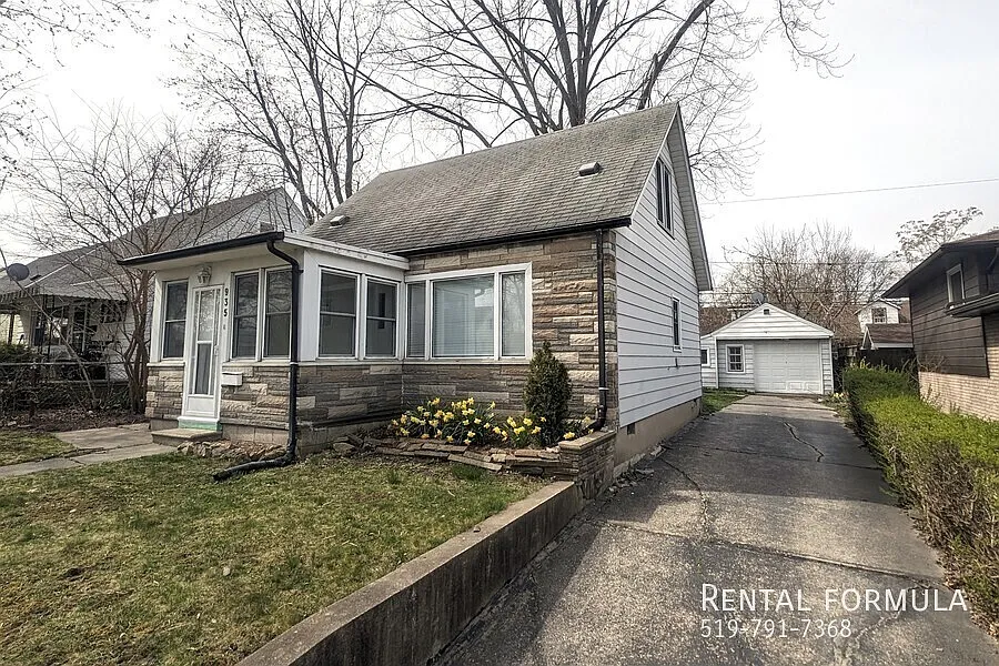 935 Lena Ave — Photo 2