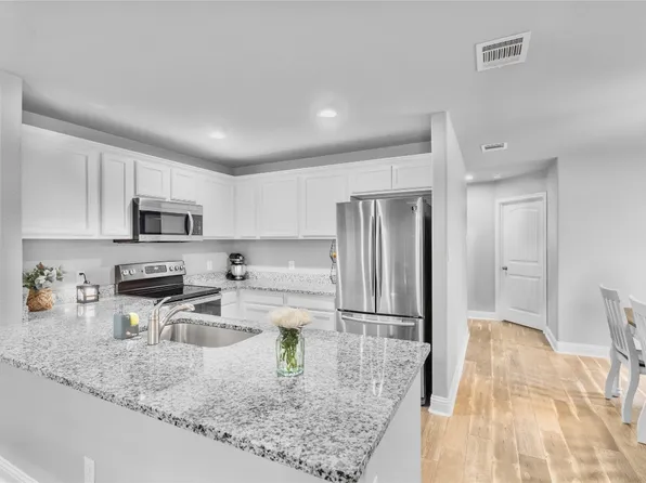 448 Chase Ave, Cleburne, TX 76031