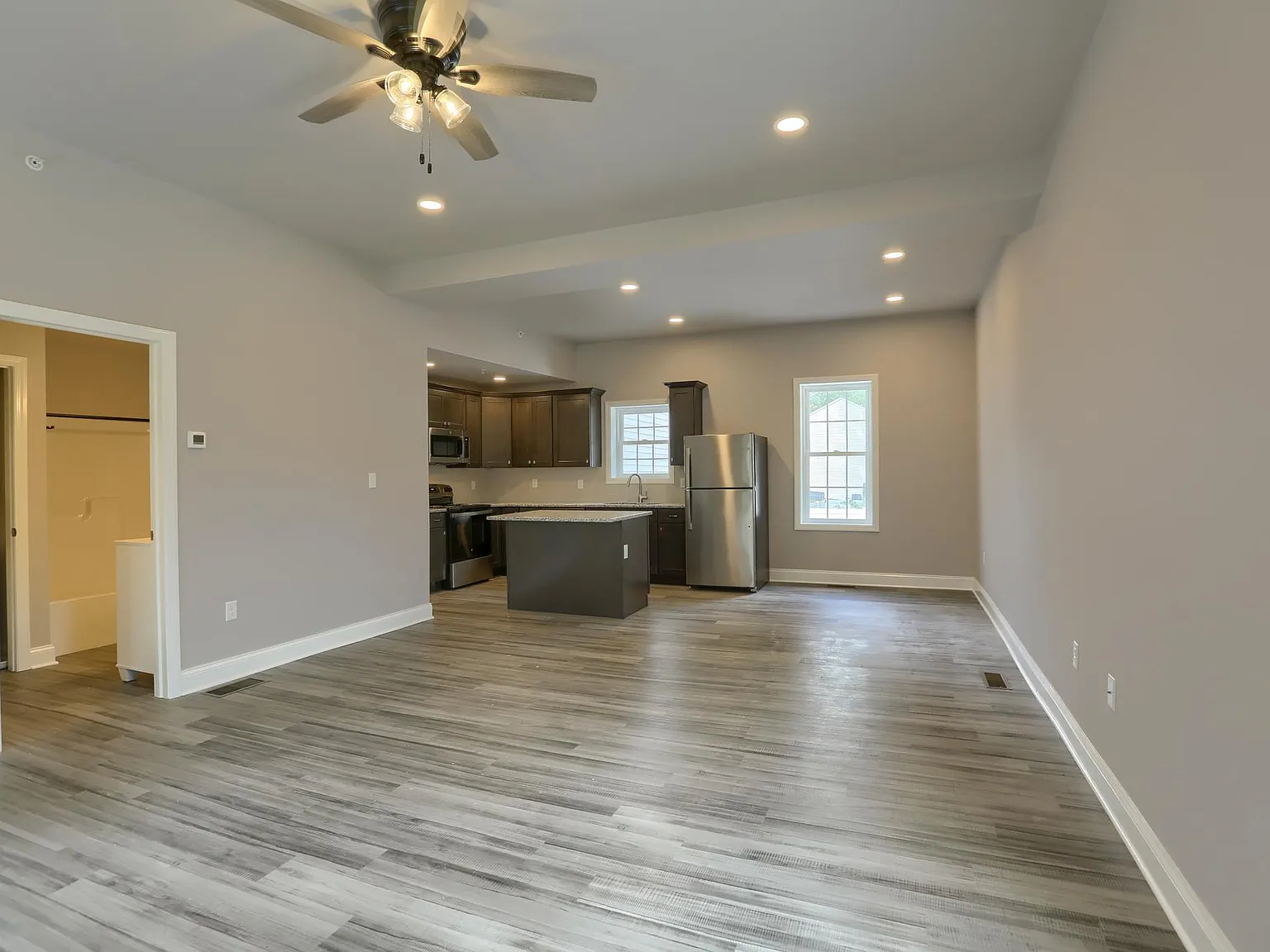 1 bed, 900 sqft, $1,500 — Photo 2