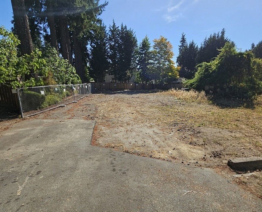 1st image of 12657 NE 104th St