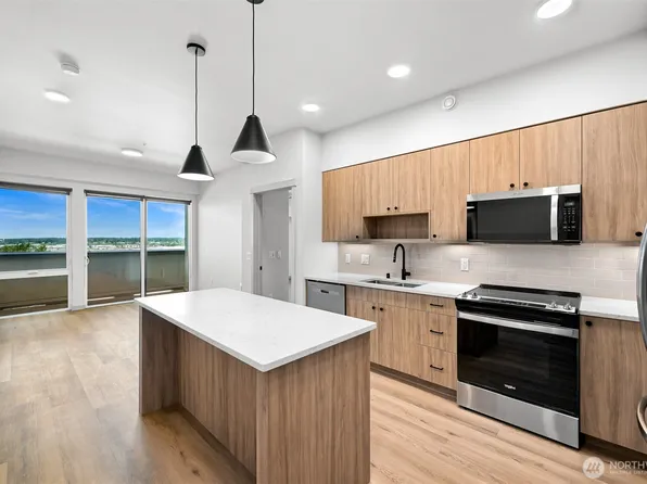 820 N State Street #614, Bellingham, WA 98225