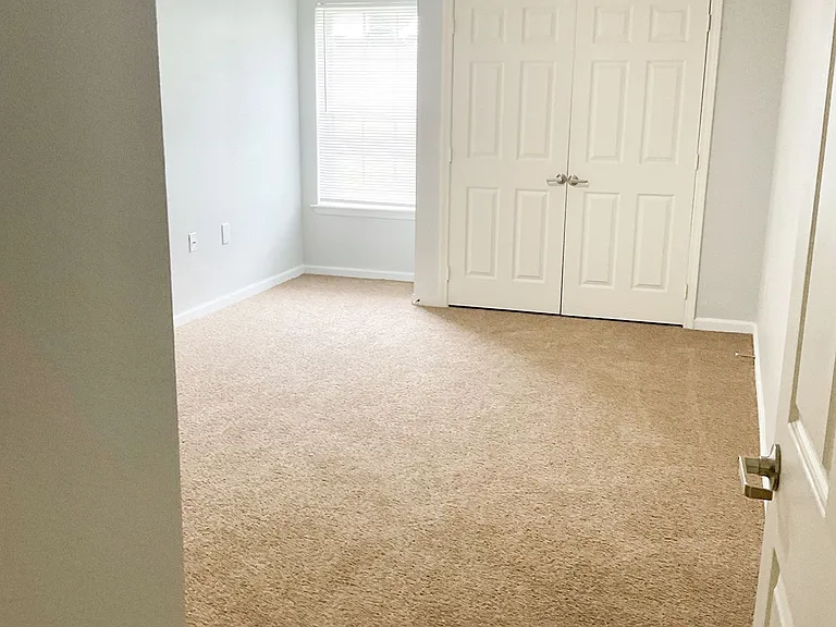 Blue Ridge Village Apartments — Photo 7