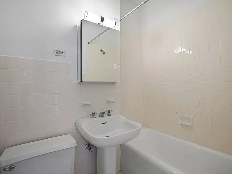 160 W 71st St #4M — Photo 5