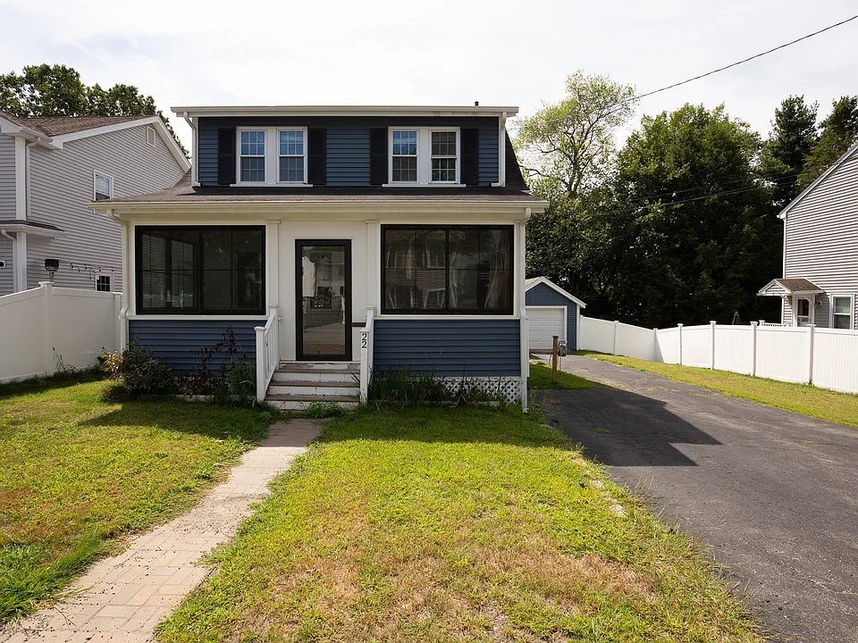 22 Dobbins St