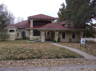 210 Frederick St, Clay Center, KS 67432