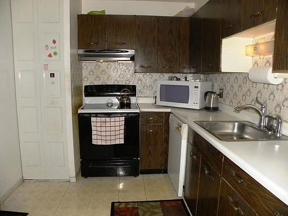 4th image of 3 Villa Verde Dr APT 210