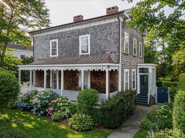 12 Suffolk St, Sag Harbor, NY 11963