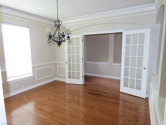 5th image of 13602 Branson Ln
