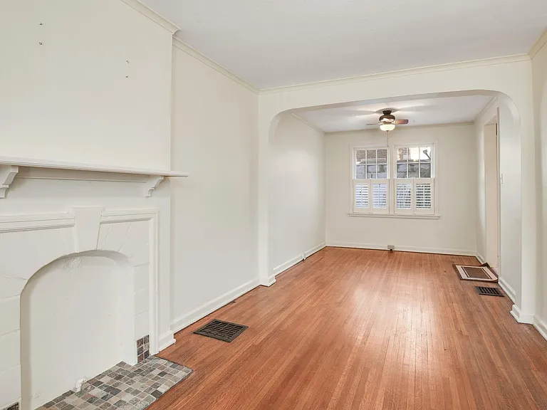 118 E Blenkner St #118 — Photo 6