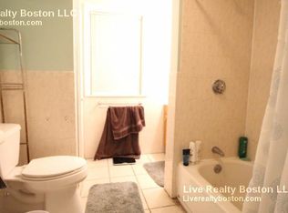 31 Verndale St, Brookline, MA 02446