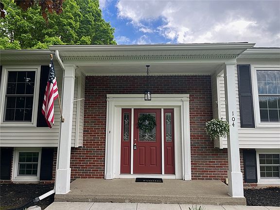 4th image of 104 Valley View Dr