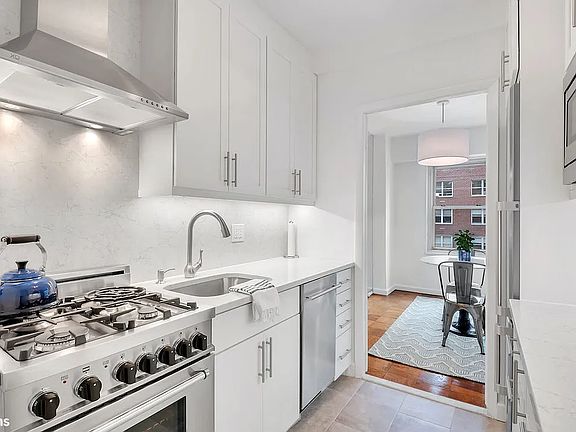 2nd image of 370 E 76th St APT B1206
