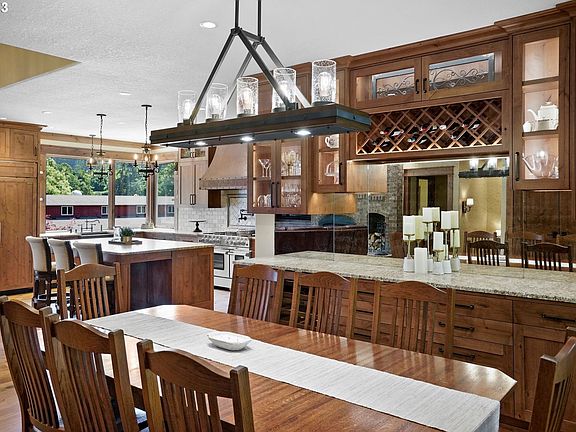 5th image of 5286 Valley Creek Ln NE