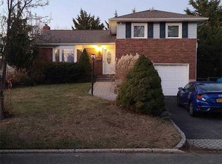 53 Grover Ln, East Northport, NY 11731