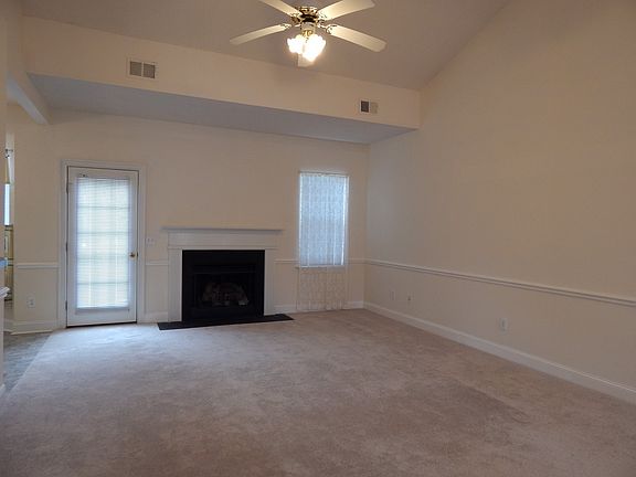 3rd image of 2109 Elderberry Dr