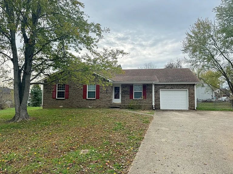 104 Cornelia Ct — Photo 23