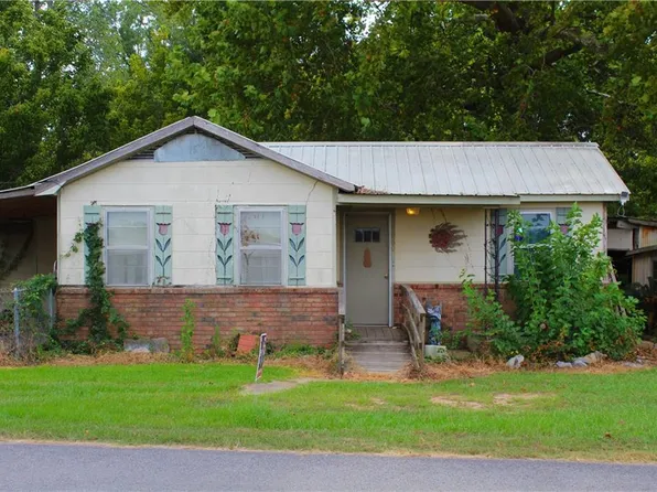 660 Couvillion St, Moreauville, LA 71355
