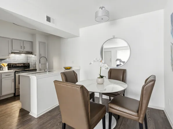 Vintage At 18th Street