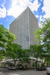 1 E Scott St APT 1403, Chicago, IL, 60610