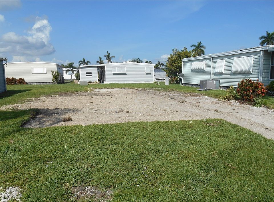 2nd image of 266 Shoreland Dr
