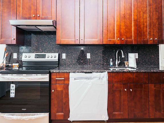 5th image of 134 Wilson Ave #3E