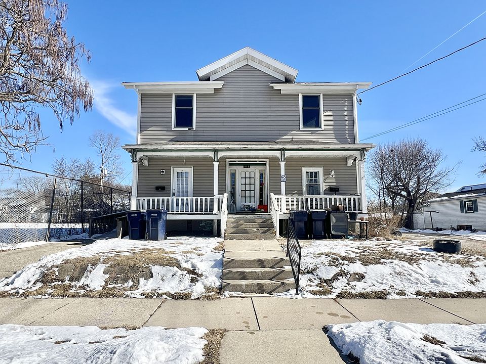 1st image of 418 Caroline St S