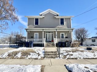 418 Caroline St S, Janesville, WI