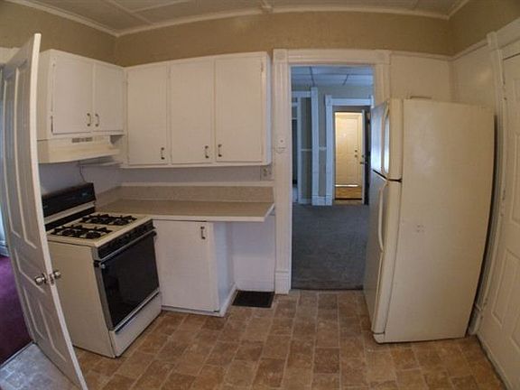 other view of kitchen