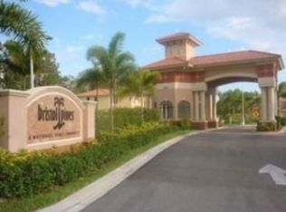 7643 Bristol Cir #7643, Naples, FL 34120
